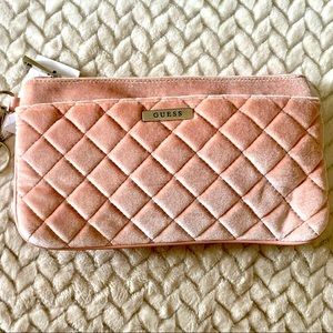 GUESS VELVET WRISTLET